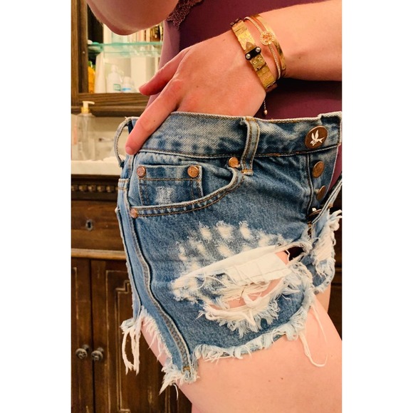 One teaspoon Jean Shorts - Picture 7 of 8